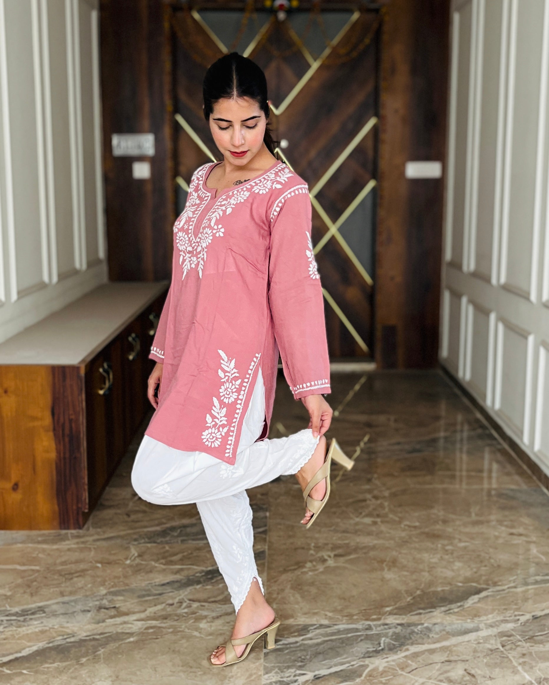 Lakhnawi Chikankari Suit 7.1