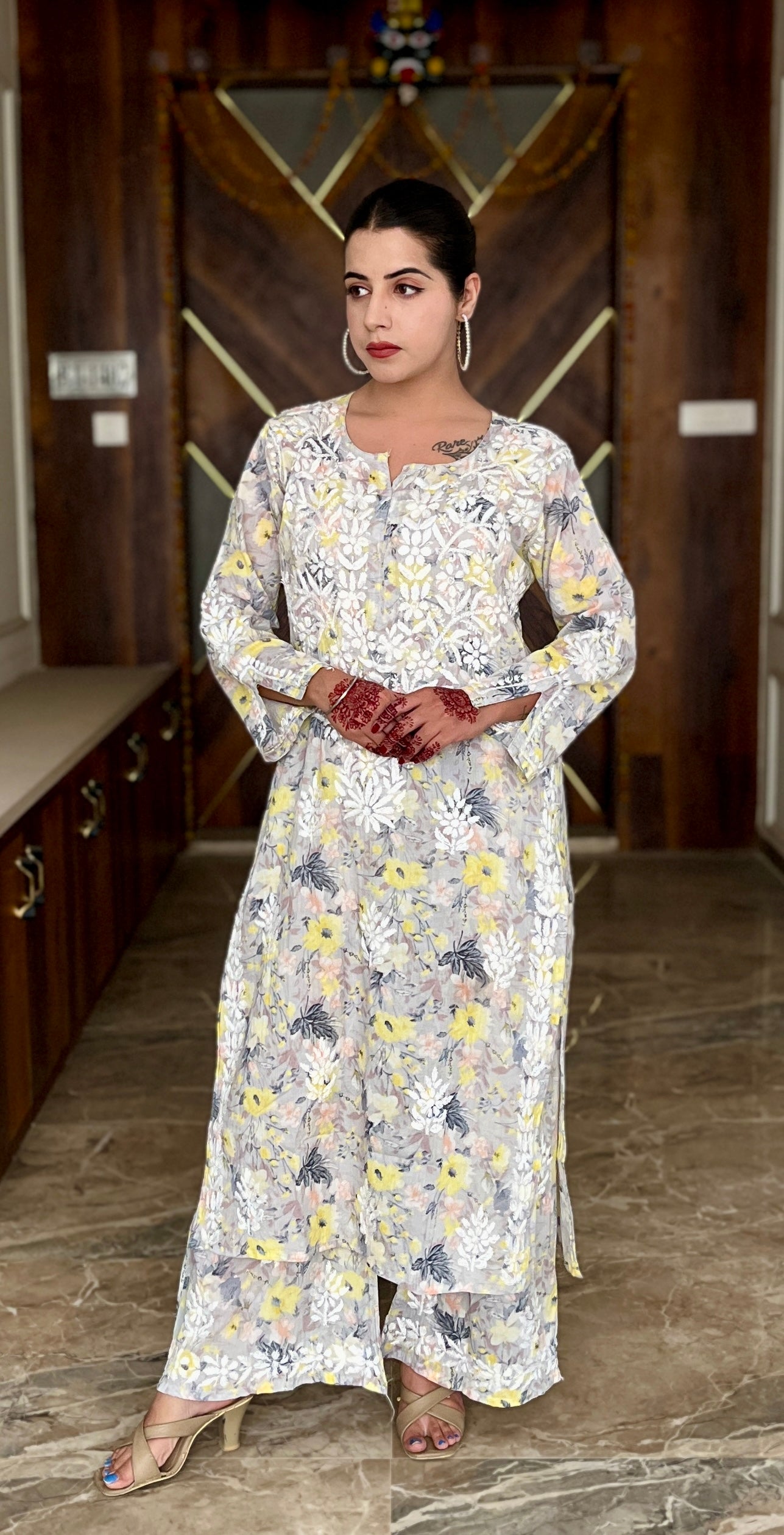 Lakhnawi Chikankari Suit 2.1