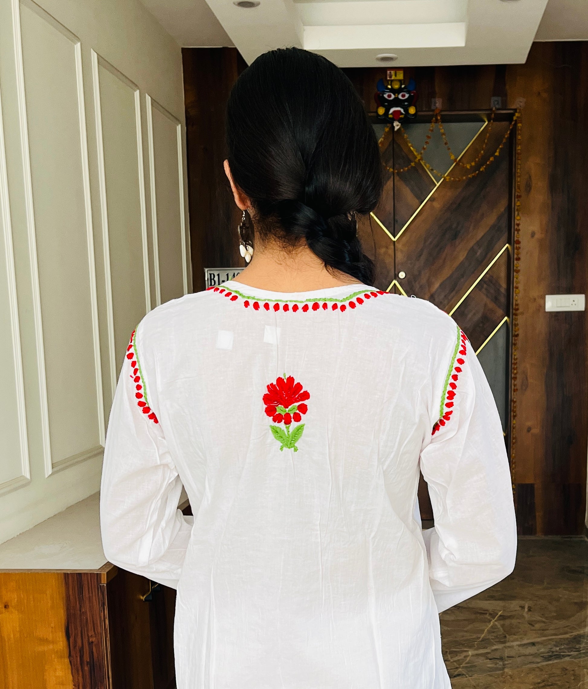 Lakhnawi Chikankari Suit 8.1