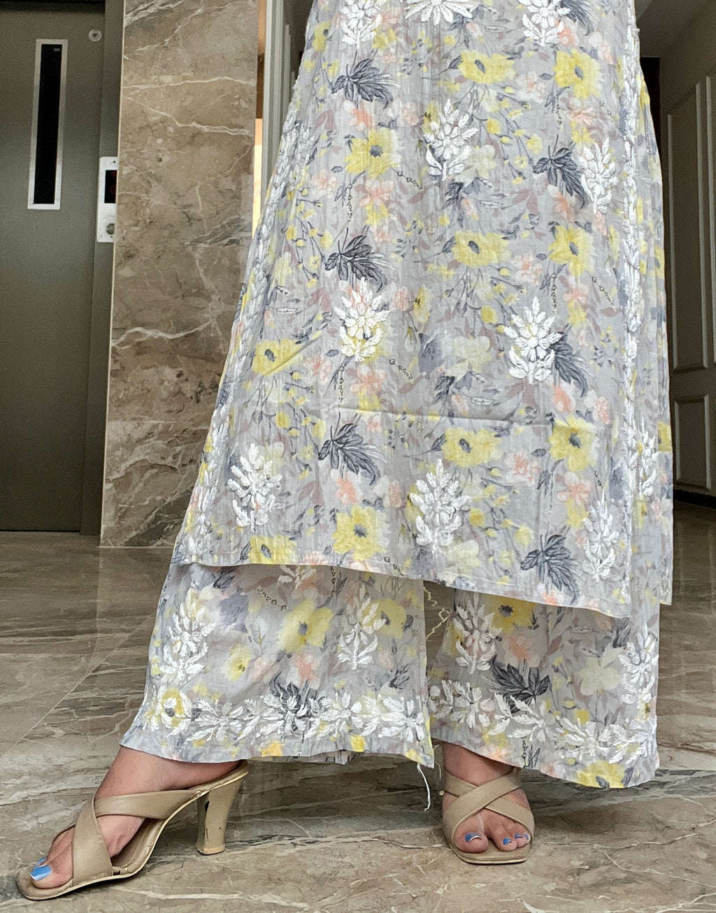 Lakhnawi Chikankari Suit 2.1