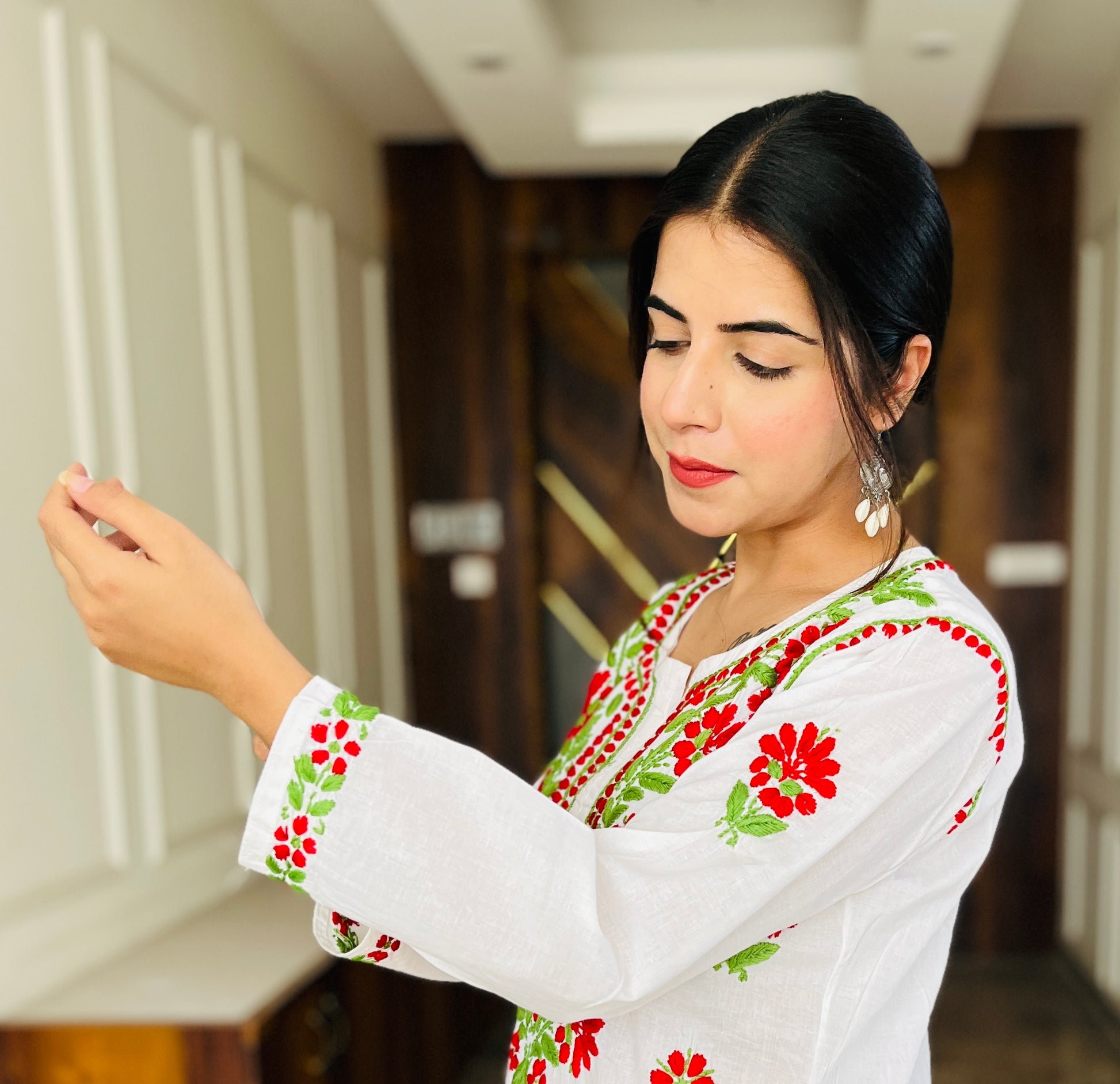 Lakhnawi Chikankari Suit 8.1