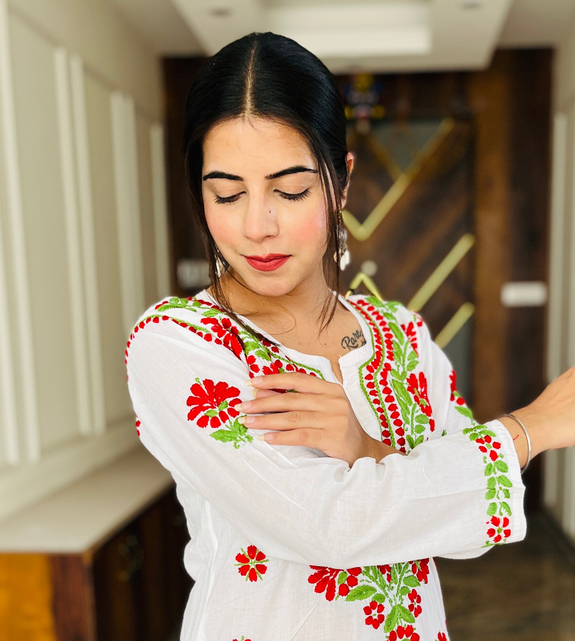 Lakhnawi Chikankari Suit 8.1